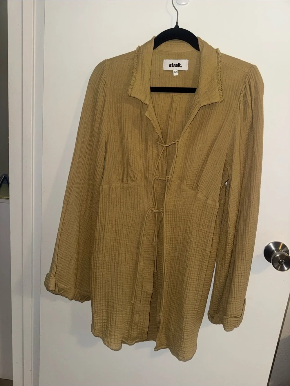 Strait the Label POEMA TAN COLLARED TIE BLOUSE